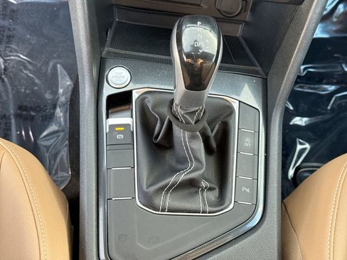 Used 2023 Volkswagen Tiguan SE R-Line FWD image 39