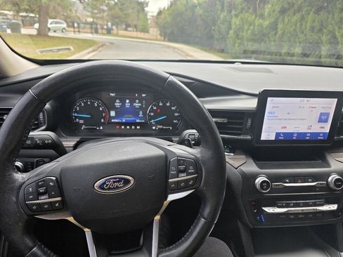 Used 2020 Ford Explorer Limited image 14