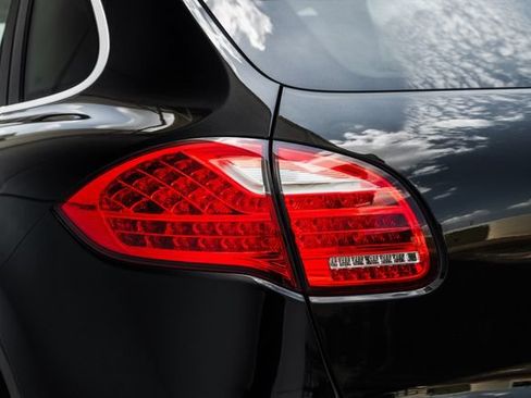 Used 2014 Porsche Cayenne S AWD/4WD image 58