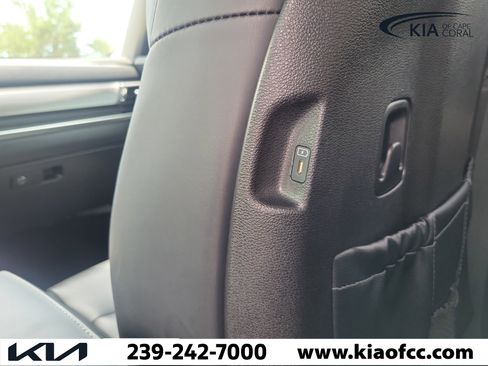 Certified 2024 Kia Telluride S w/ S Sunroof Package AWD/4WD image 16