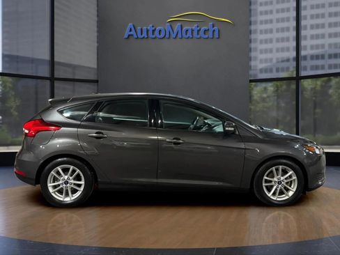Used 2016 Ford Focus SE w/ SE Cold Weather Package image 13