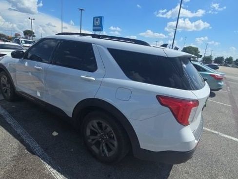 Used 2021 Ford Explorer XLT w/ Equipment Group 202A RWD image 8