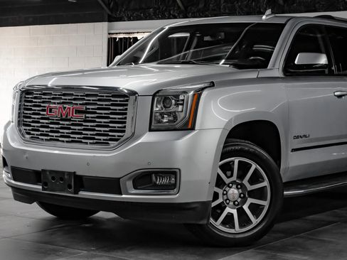 Used 2020 GMC Yukon XL Denali RWD image 5