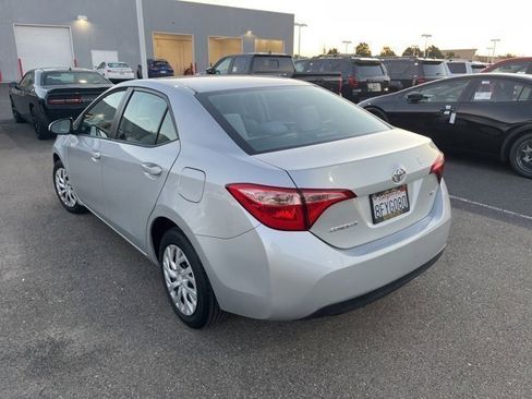 Used 2019 Toyota Corolla LE image 7