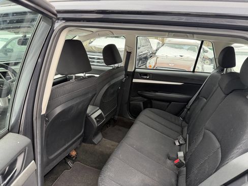 Used 2011 Subaru Outback 2.5i image 17