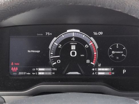 Used 2024 Toyota Tundra Limited AWD/4WD image 27