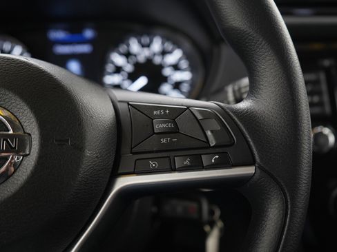 Used 2018 Nissan Rogue S FWD image 26