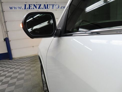 Used 2025 GMC Acadia Denali image 69