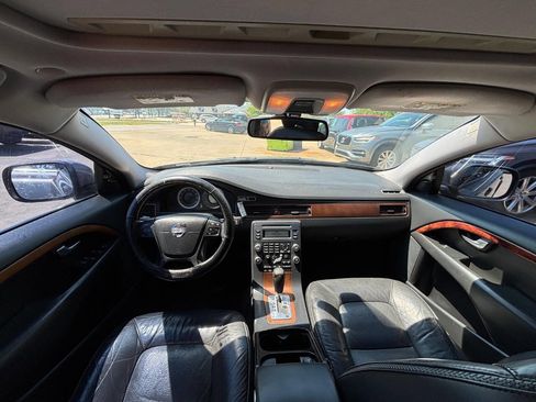 Used 2010 Volvo XC70 3.2 image 7