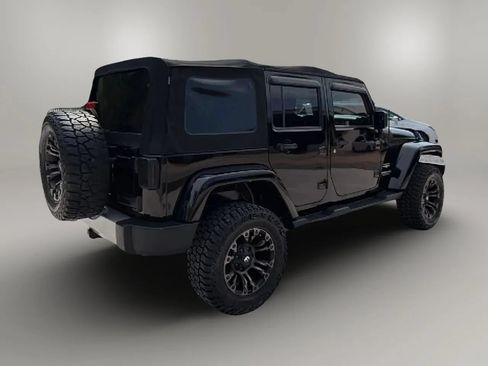 Used 2013 Jeep Wrangler Unlimited Sahara w/ Connectivity Group AWD/4WD image 5
