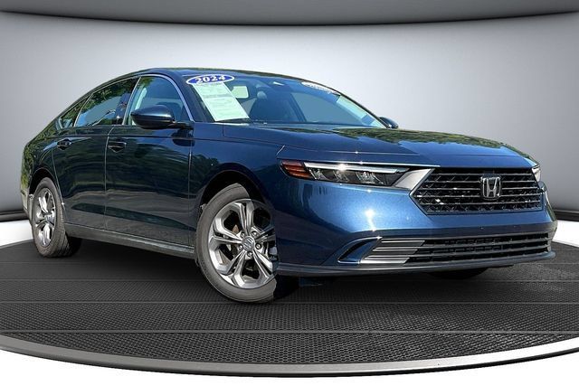Used 2024 Honda Accord EX image 3