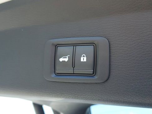 Used 2024 Mitsubishi Outlander FWD image 9