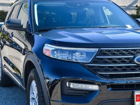 Used 2023 Ford Explorer XLT w/ Equipment Group 202A image 4