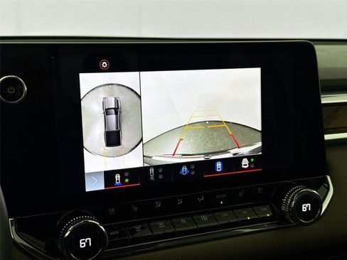 Used 2023 GMC Canyon Denali image 25