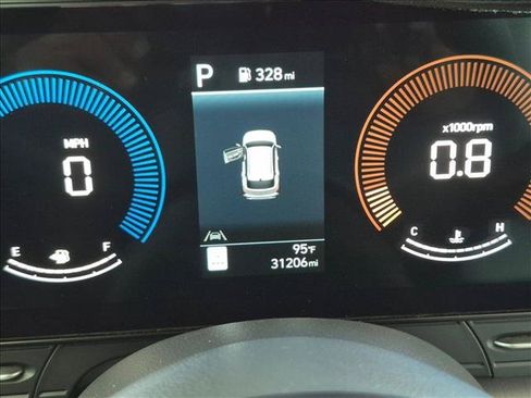 Used 2025 Hyundai Kona SEL FWD image 11