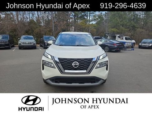 Used 2021 Nissan Rogue SV image 11