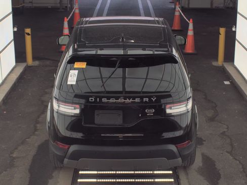 Used 2020 Land Rover Discovery SE image 6