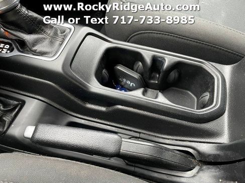 Used 2022 Jeep Wrangler Unlimited Sport image 16