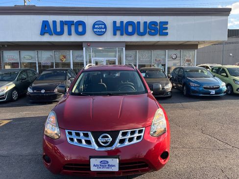 Used 2014 Nissan Rogue S w/ Convenience Package image 2