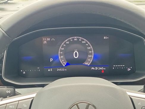 Used 2025 Volkswagen Jetta SE FWD image 20