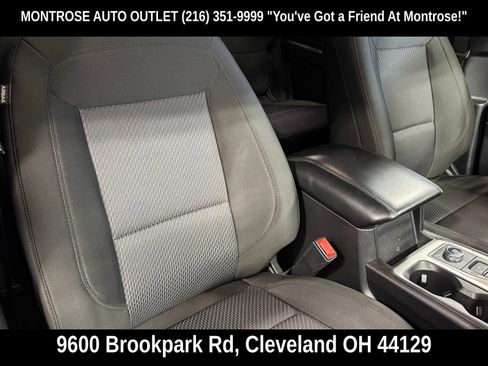 Used 2022 Ford Explorer XLT AWD/4WD image 57