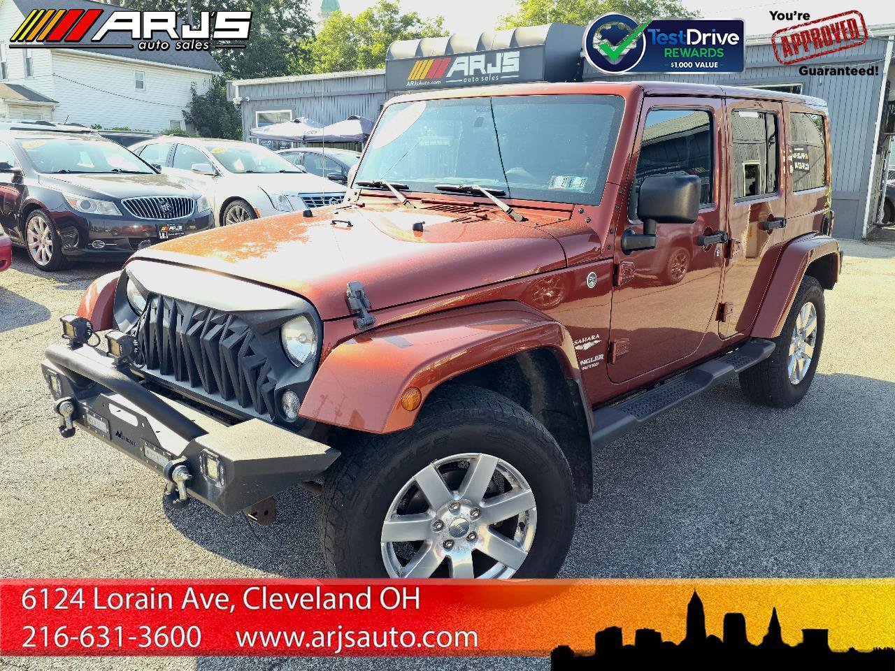 Used 2014 Jeep Wrangler Unlimited Sahara w/ Connectivity Group AWD/4WD image 1
