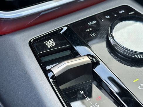 Used 2025 BMW X3 xDrive30i w/ Premium Package image 17