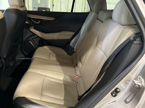 Used 2020 Subaru Outback Limited image 17