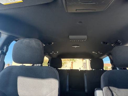 Used 2018 Dodge Grand Caravan SE image 21