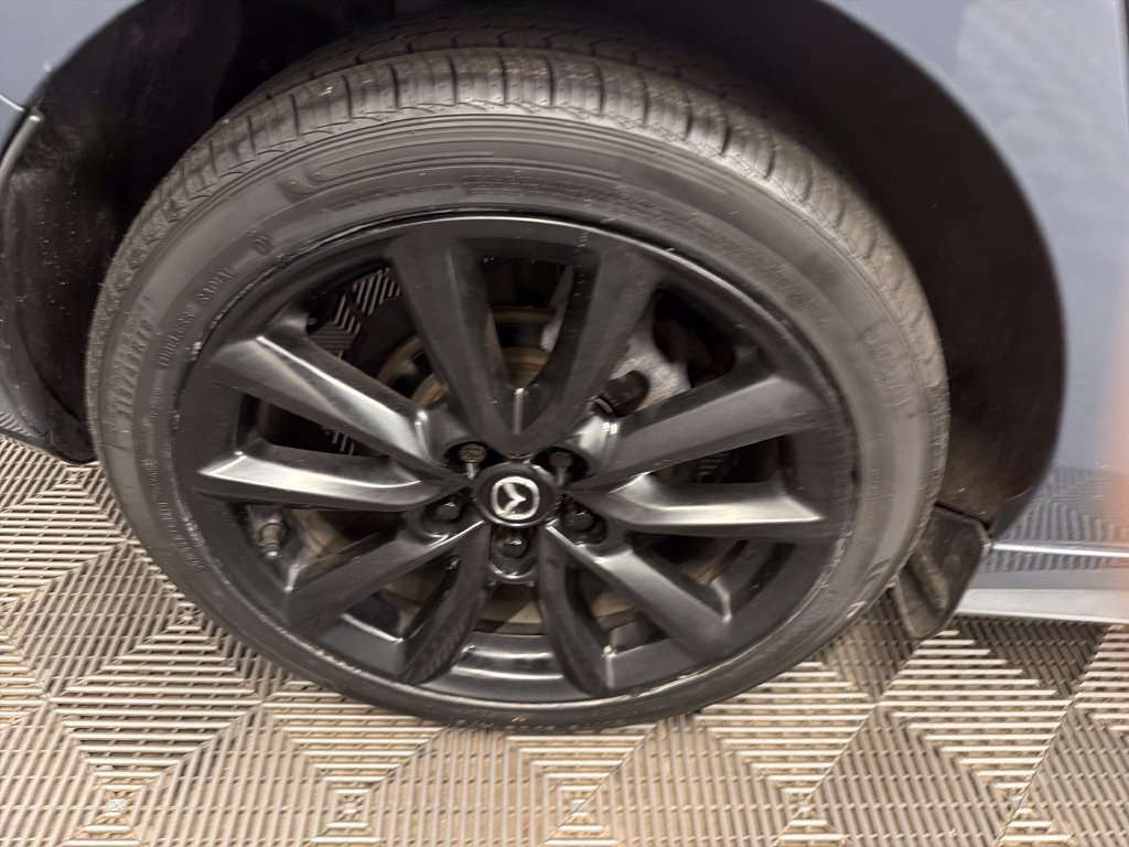 Used 2023 MAZDA MAZDA3 s FWD image 36