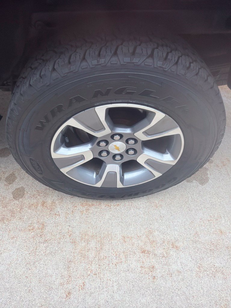 Used 2018 Chevrolet Colorado Z71 AWD/4WD image 11