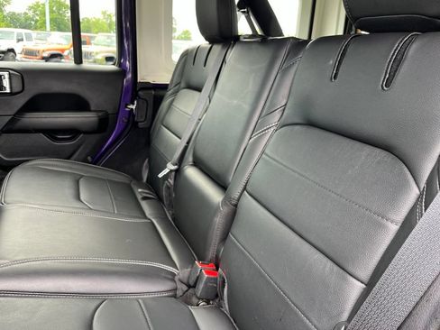 Used 2023 Jeep Wrangler Unlimited Sahara w/ Cold Weather Group AWD/4WD image 53
