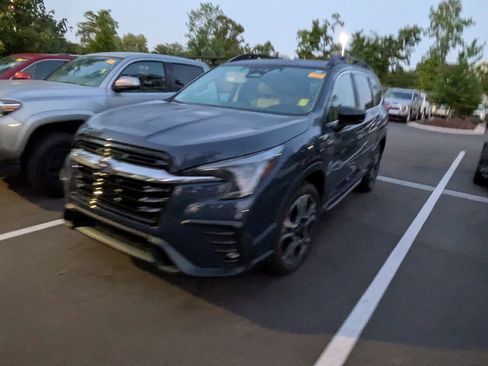 Used 2024 Subaru Ascent Limited w/ Technology Package AWD/4WD image 3