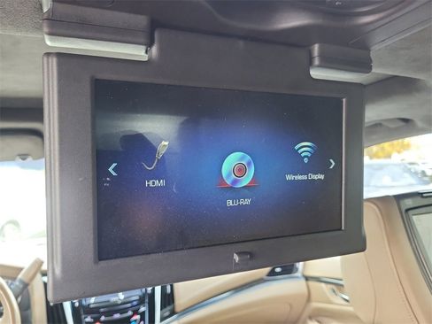 Used 2019 Cadillac Escalade Platinum image 25