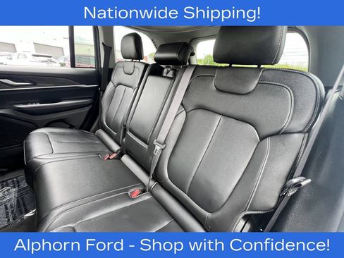 Used 2023 Jeep Grand Cherokee Limited AWD/4WD image 31
