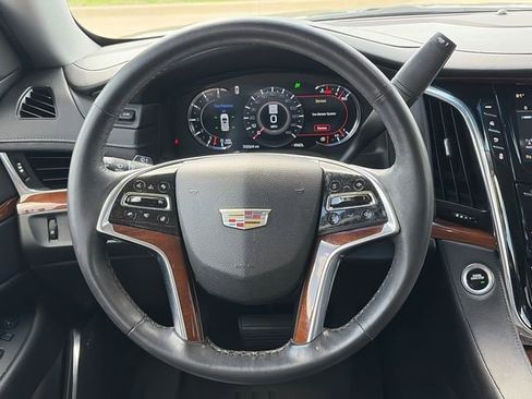 Used 2018 Cadillac Escalade Luxury image 15