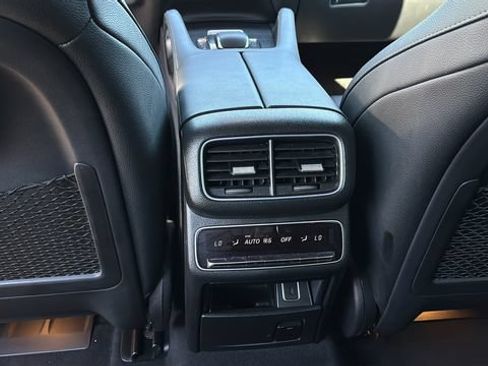 Used 2022 Mercedes-Benz GLS 450 4MATIC image 21