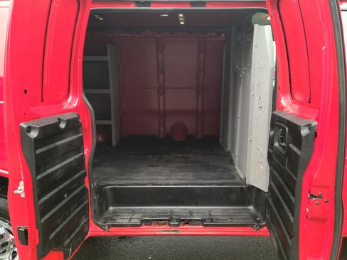 Used 2020 Chevrolet Express 2500 w/ Driver Convenience Package image 19