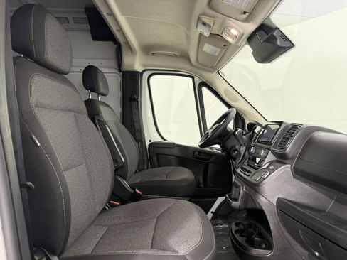 Used 2025 RAM ProMaster 2500 w/ Convenience Group image 11
