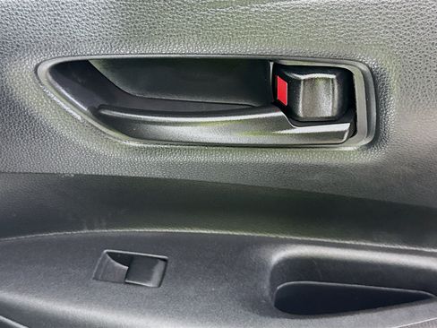 Used 2025 Toyota Corolla LE FWD image 28