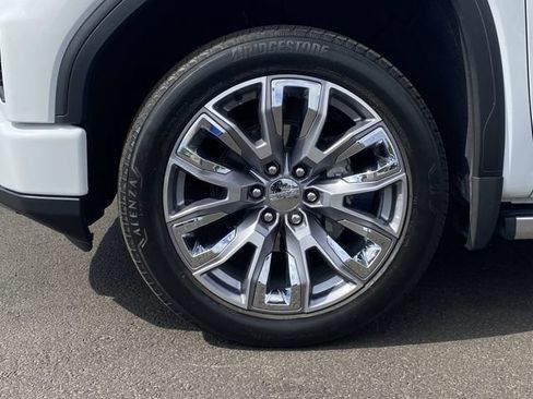 Used 2024 GMC Sierra 1500 Denali RWD image 8