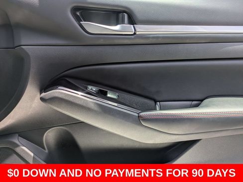 Used 2025 Nissan Altima 2.5 SR FWD image 32