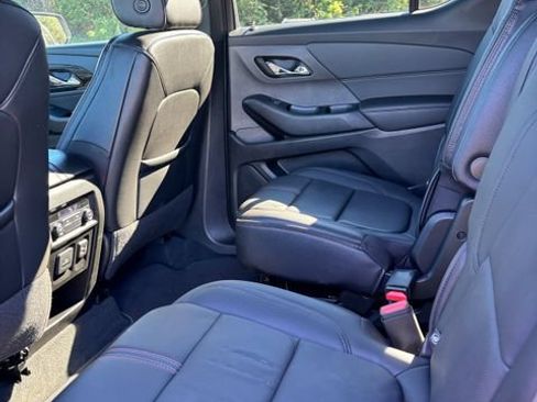 Used 2022 Chevrolet Traverse RS w/ LPO, 'HIT The Road' Package FWD image 12