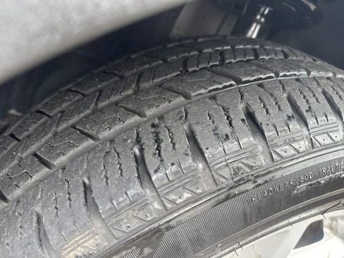 Used 2017 Ford Explorer XLT AWD/4WD image 28