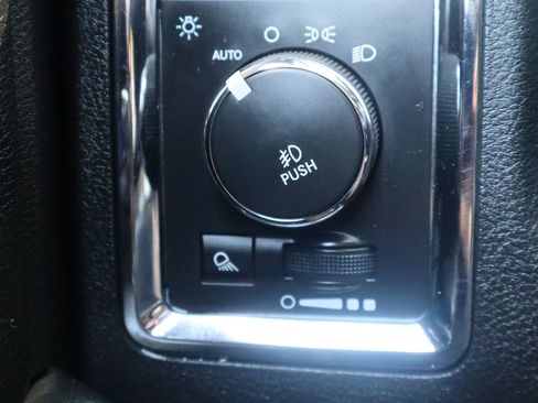 Used 2014 RAM 3500 Laramie AWD/4WD image 28