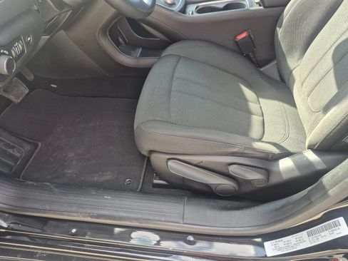 Used 2016 Chrysler 200 LX FWD image 14