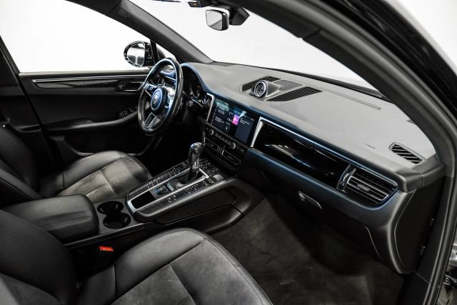 Used 2020 Porsche Macan AWD/4WD image 16
