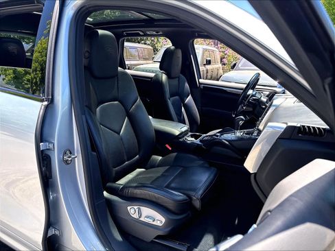 Used 2017 Porsche Cayenne Platinum Edition AWD/4WD image 7