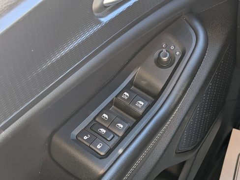 Used 2023 Jeep Grand Cherokee L Laredo image 19