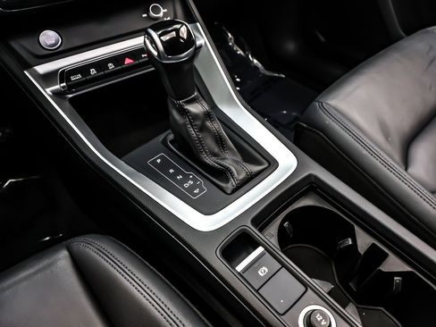 Used 2020 Audi Q3 2.0T Premium w/ Convenience Package image 6